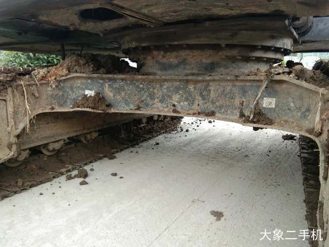 山东临工 E6135F 挖掘机